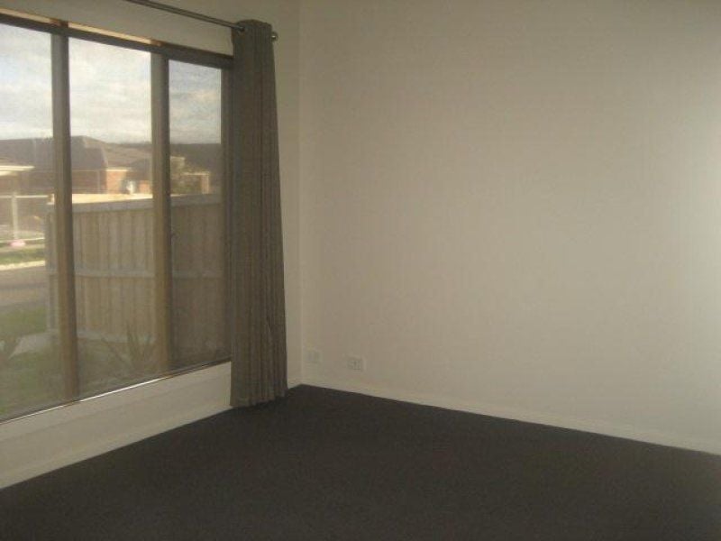 Perfectly Positioned & Contemporary!