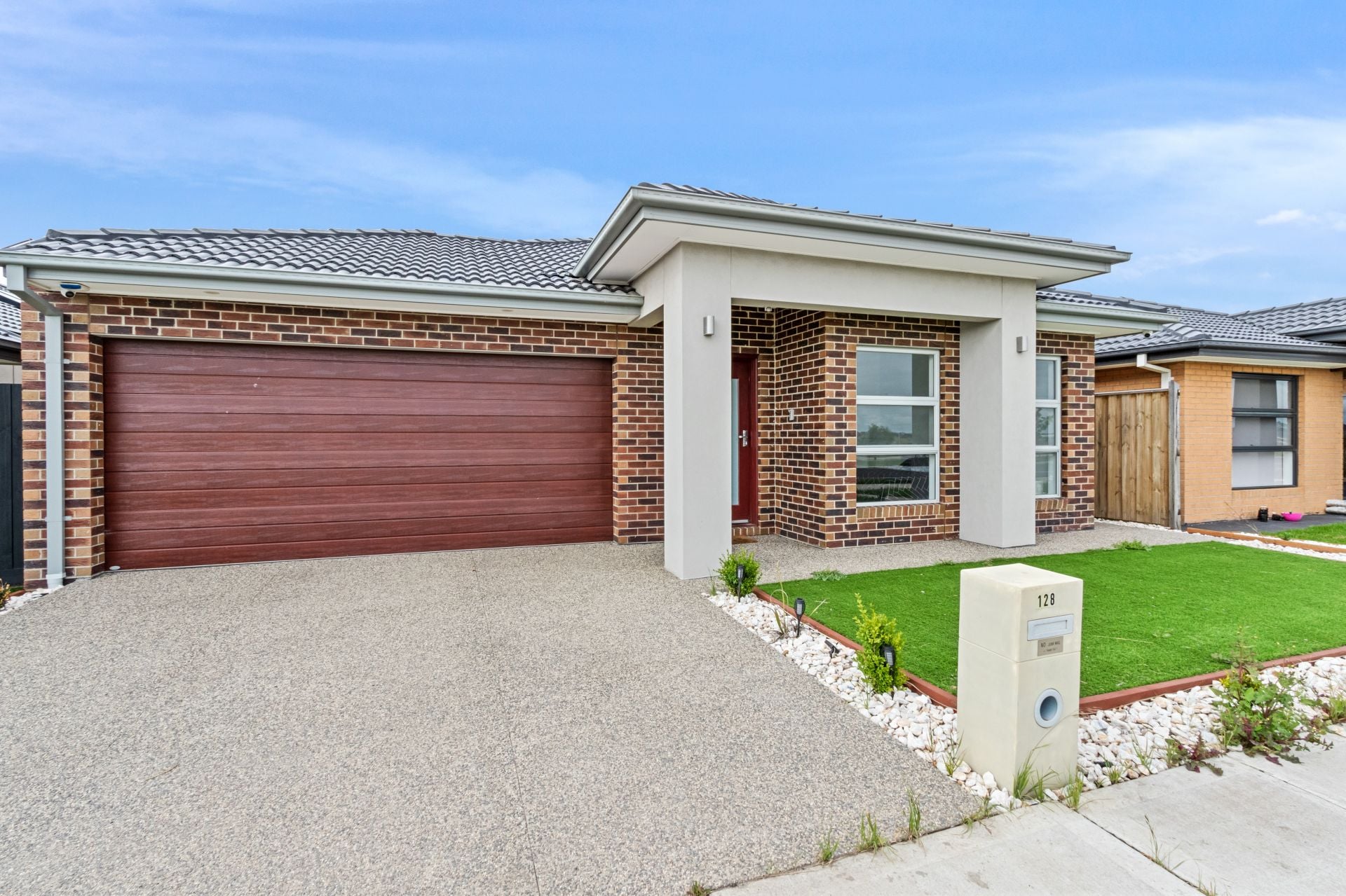 MODERN HOME IN ARRAMONT ESTATE