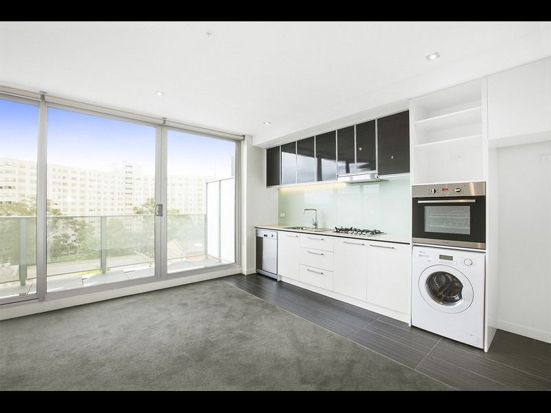 604/26 Wilson Street, South Yarra - Thumbnail 3
