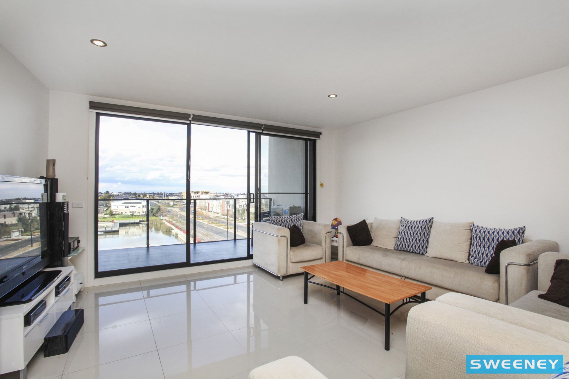 341/73 Lake Street, Caroline Springs - Thumbnail 8