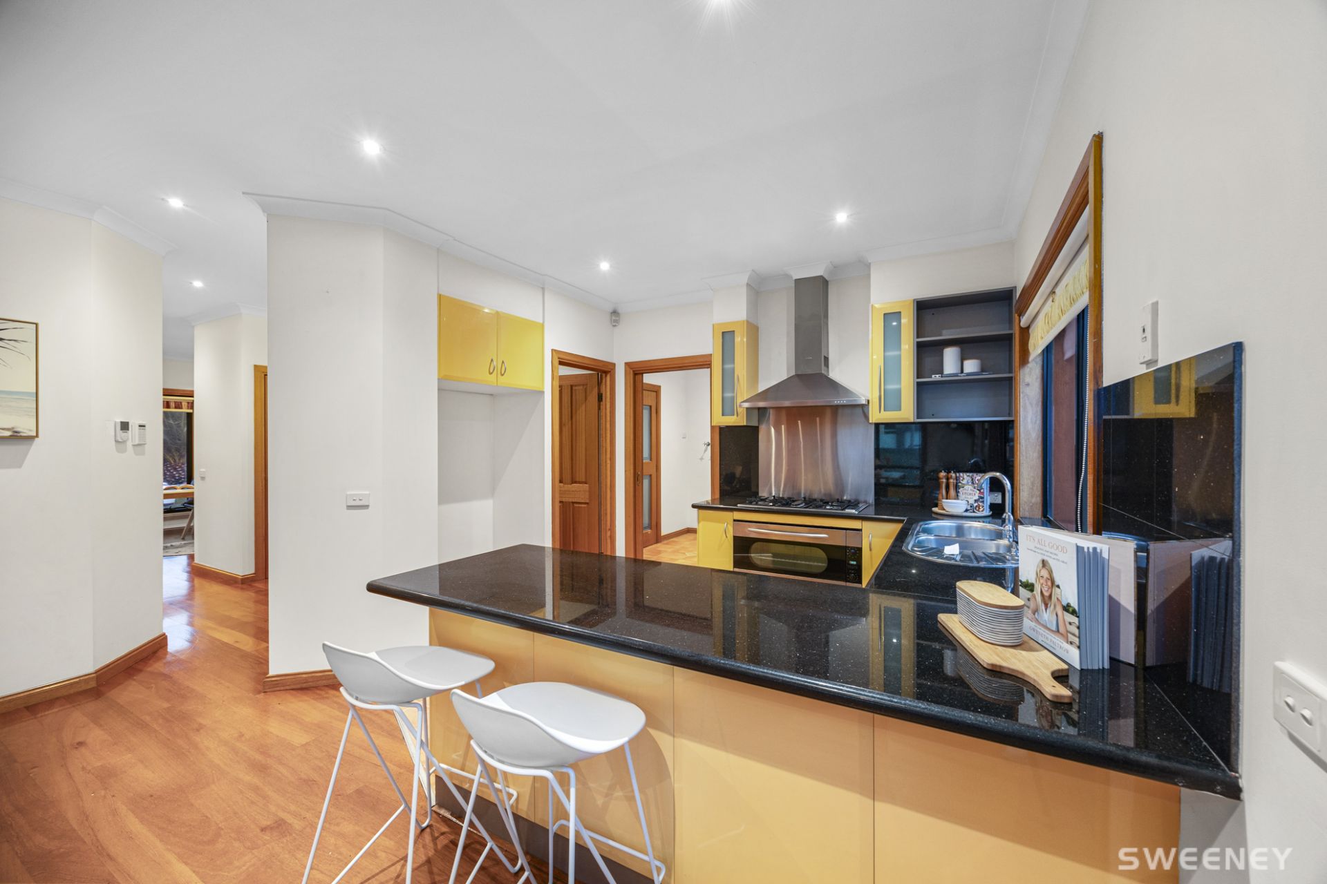 37 Markham Way, Altona Meadows - Thumbnail 3