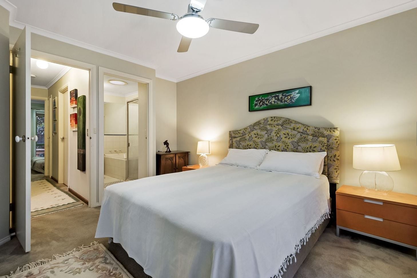 IDEAL LIVING, LOCATION & LIFESTYLE