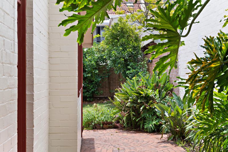 SOLD - Freestanding Three-Level Residence in a Privileged Position