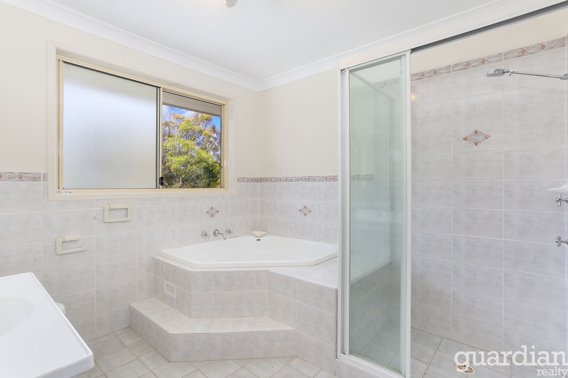 2 Erinleigh Court Kellyville NSW, Kellyville - Thumbnail 8