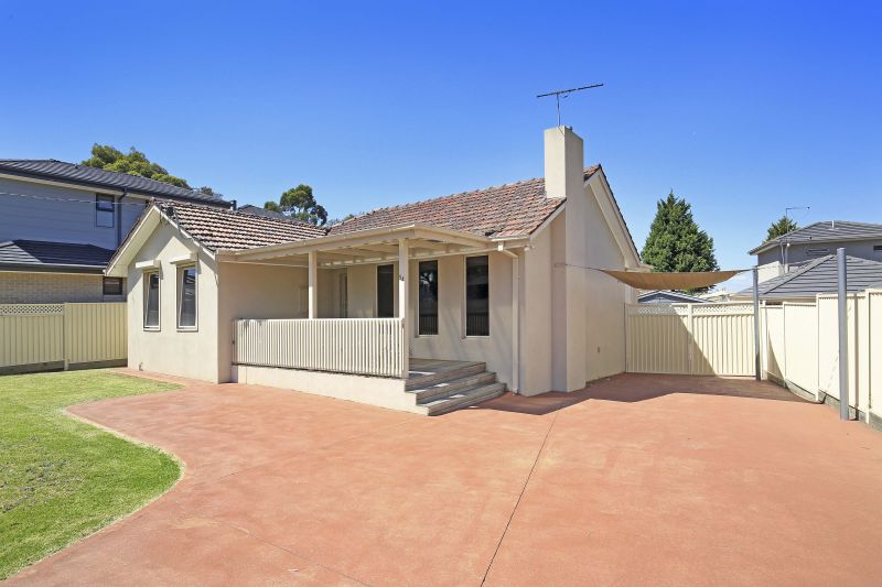 54 Boldrewood Parade, Reservoir