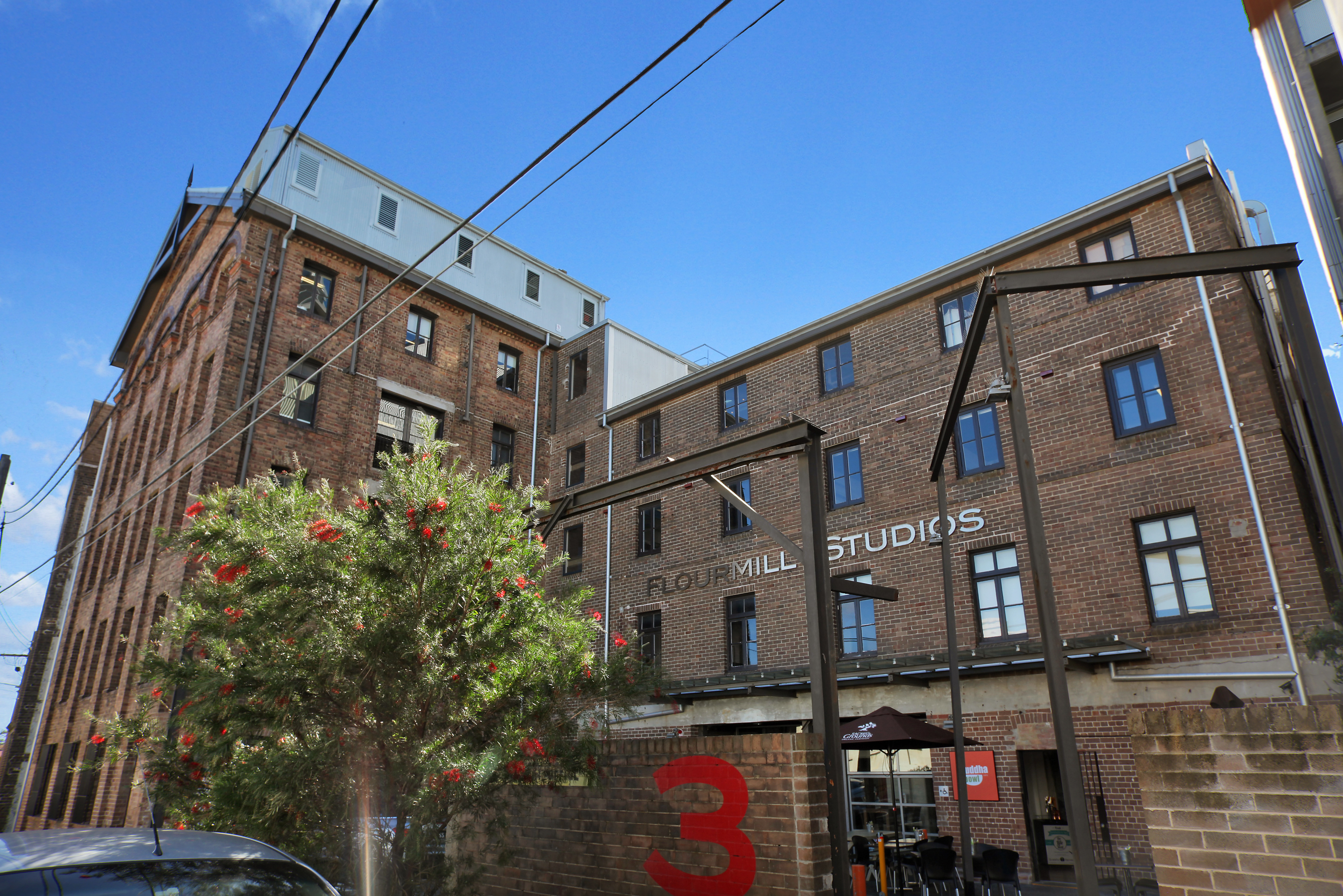 Real Estate For Commercial Sale & Lease 310/3 Gladstone Street