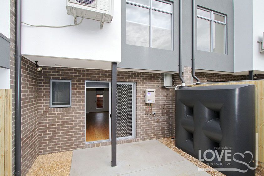 Stylish Design With Own Street Frontage