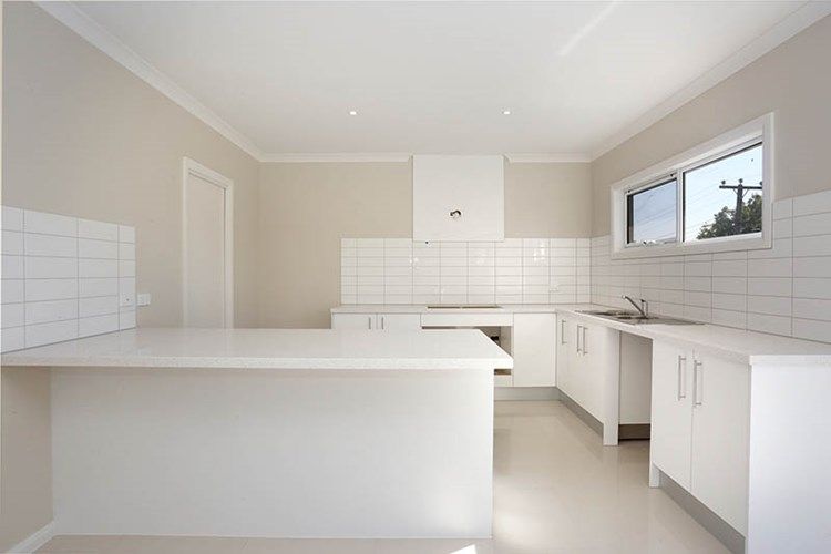 CONTEMPORARY LIVING IN A FABULOUS LOCATION