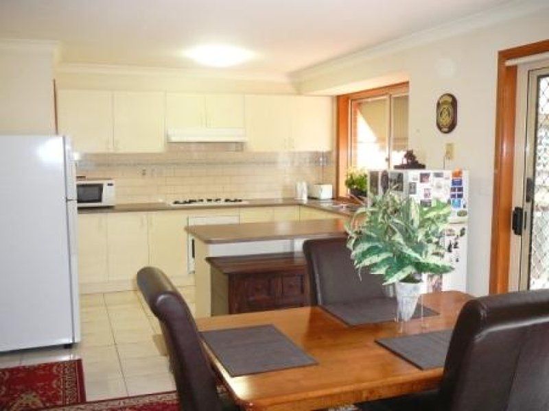 2/165 Blyth Street, Altona - Thumbnail 4
