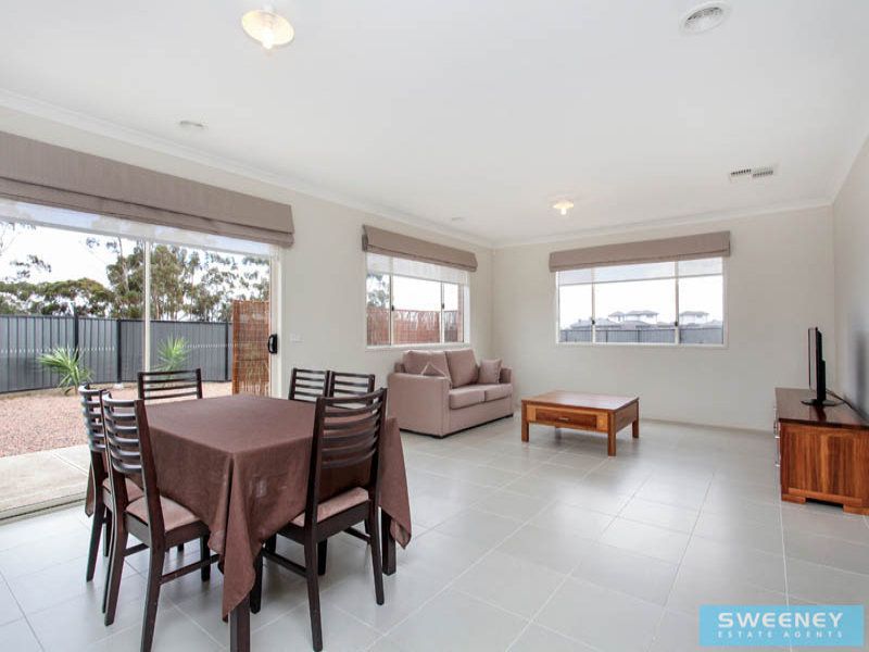 31 Pembroke Crescent, Derrimut - Thumbnail 5