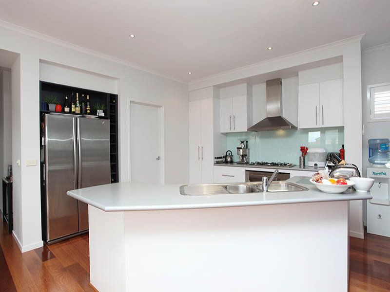 33 Hunts Cross Way, Caroline Springs - Thumbnail 3