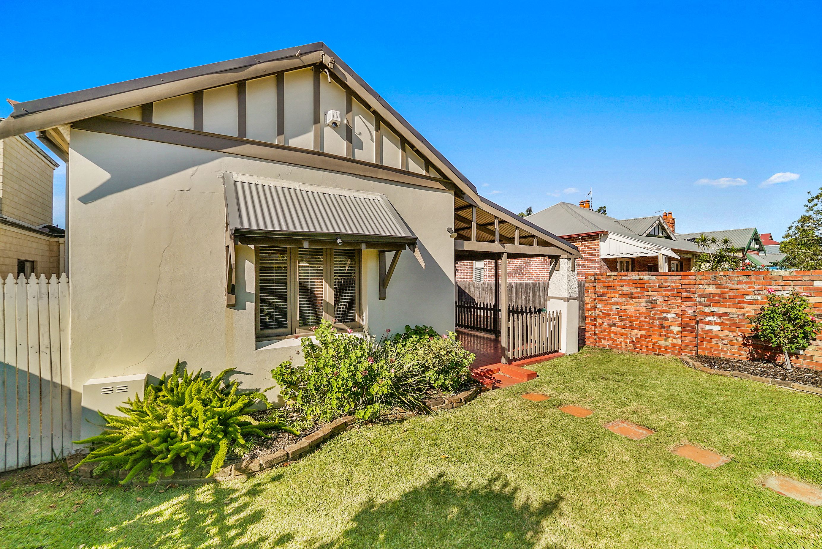 Real Estate For Lease 90 Douglas Avenue South Perth , WA