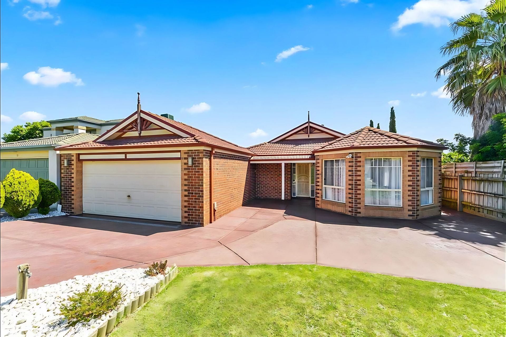 18 Canterbury Close, Narre Warren VIC