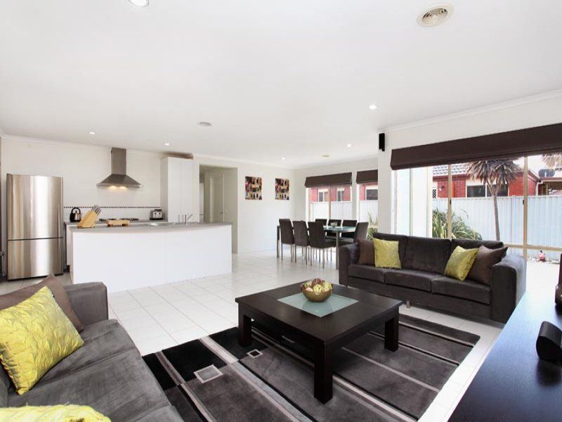 71 Edgbaston Parade, Caroline Springs - Thumbnail 6