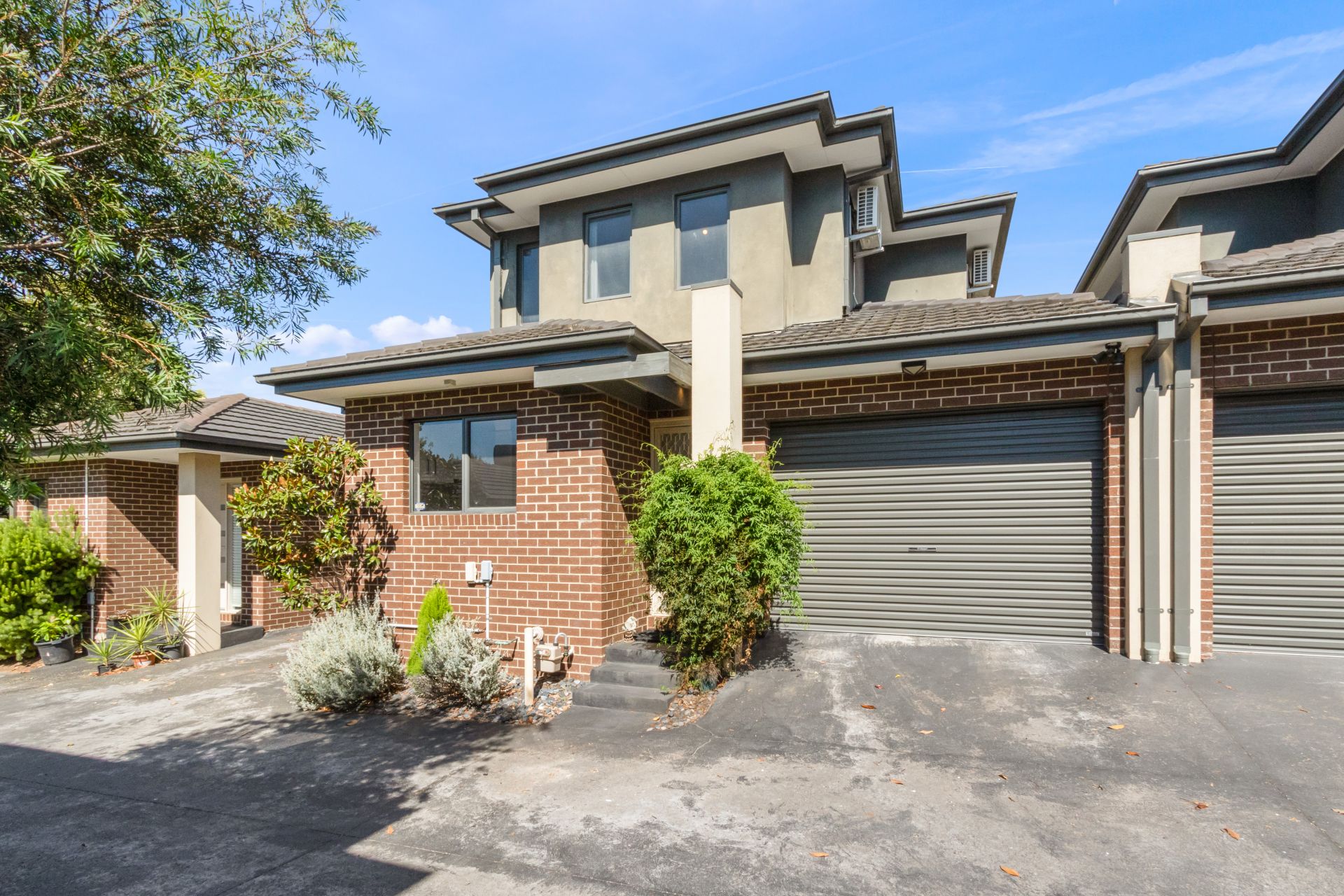 Modern Townhouse in Great Locale