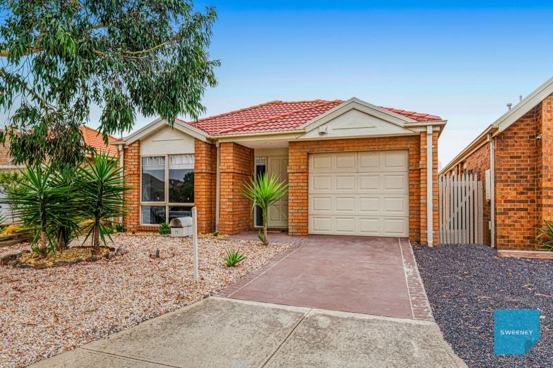 15 Naracoorte Drive, Caroline Springs - Thumbnail 2