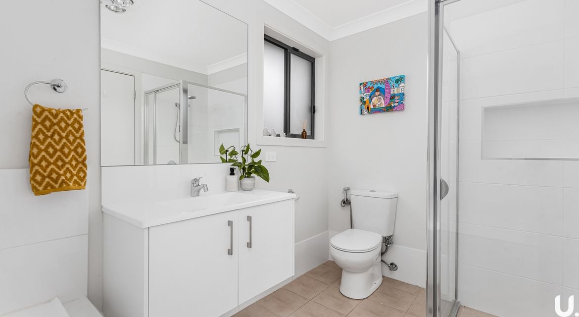 Colebee 61 Sugarloaf Crescent