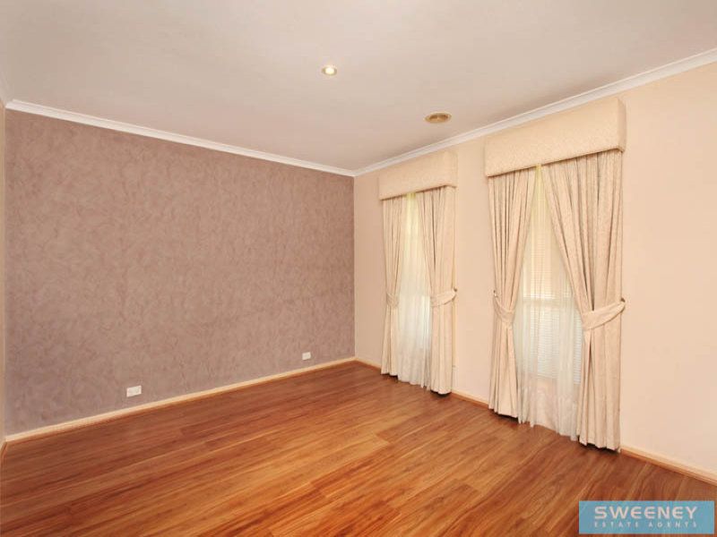 3 Naracoorte Drive, Caroline Springs - Thumbnail 8