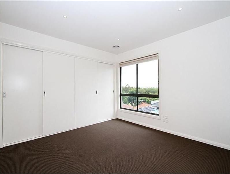 3 Bedroom Townhouse with Double Lock-Up Garage!