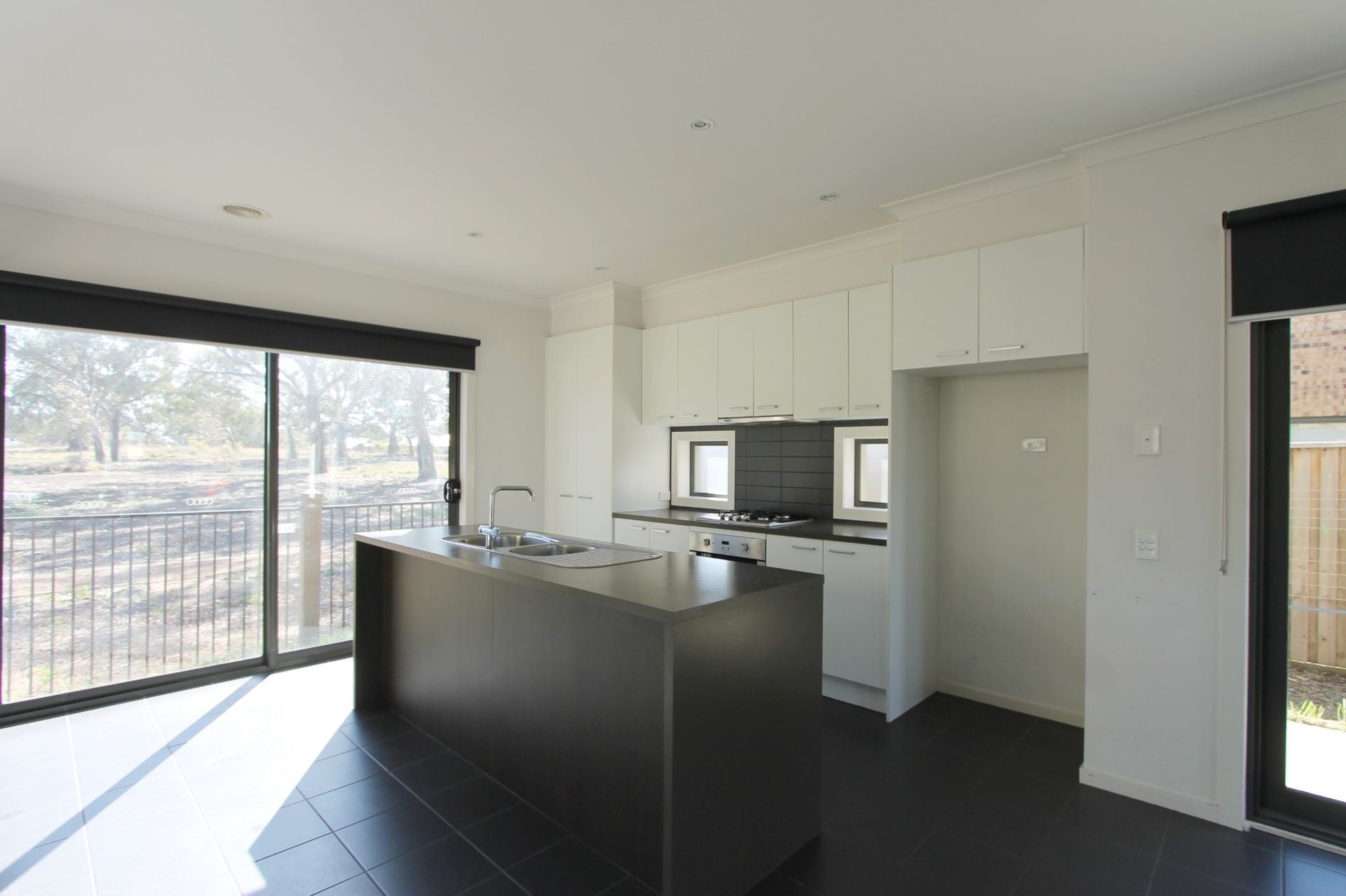 Spacious Townhouse In Excellent Location