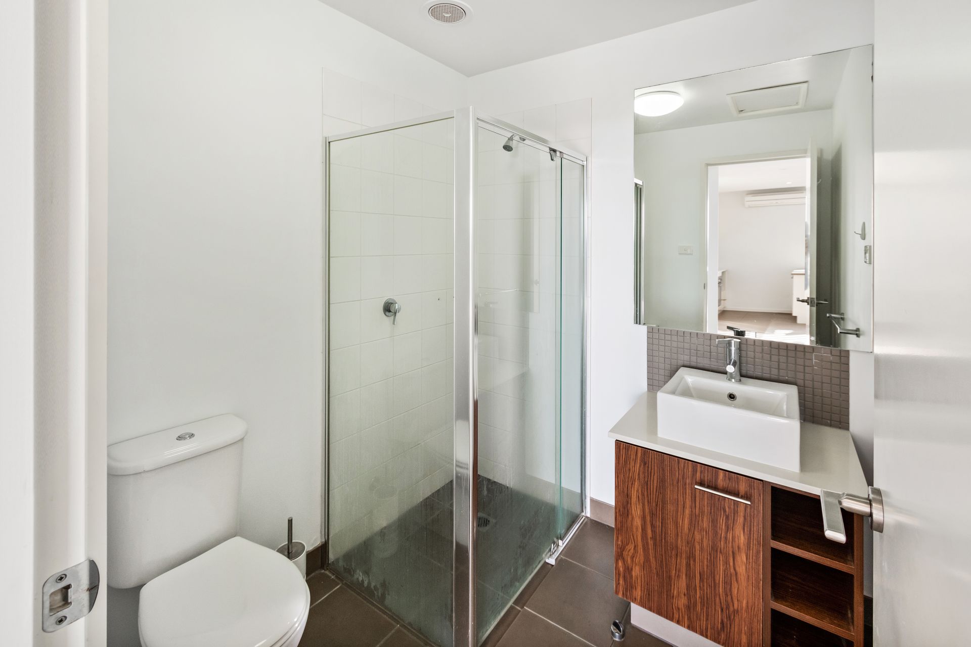 Ideal One Bedroom with Views