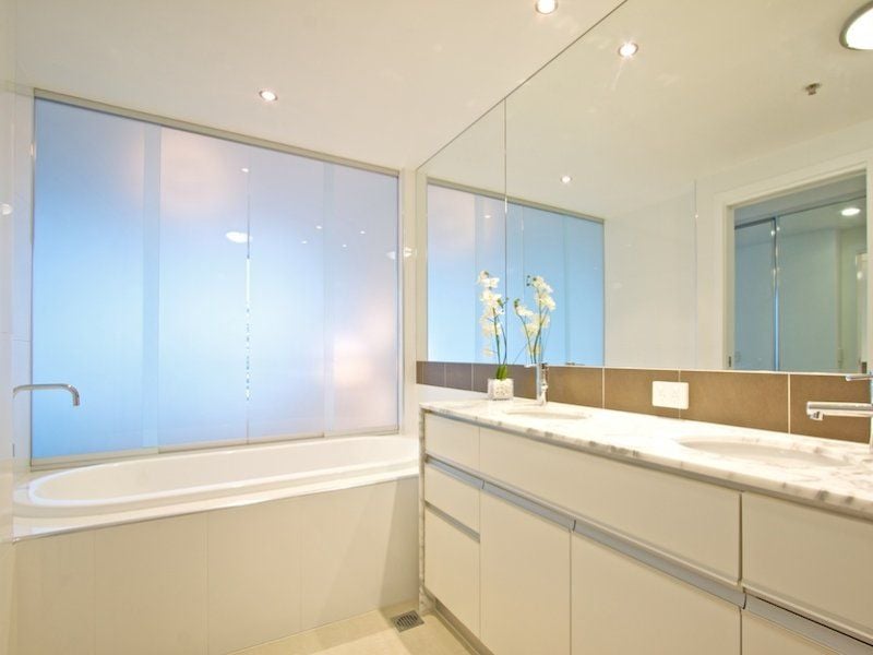 501 110 Marine Parade, COOLANGATTA, Coolangatta - Thumbnail 7