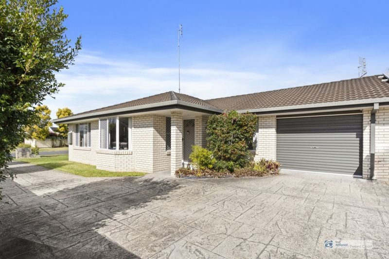 Low-Maintenance Living with Extra Outdoor Space in a Prime Banora Location