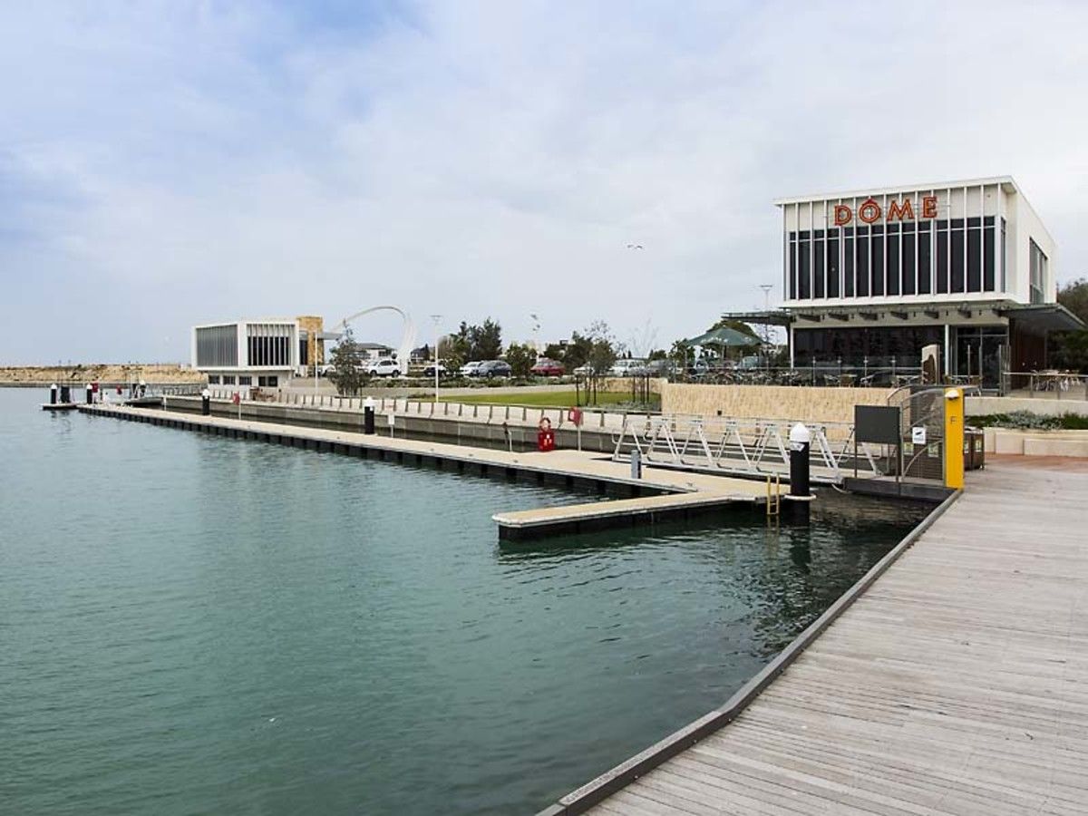 Real Estate For Sale 10 Pantheon Avenue North Coogee , WA