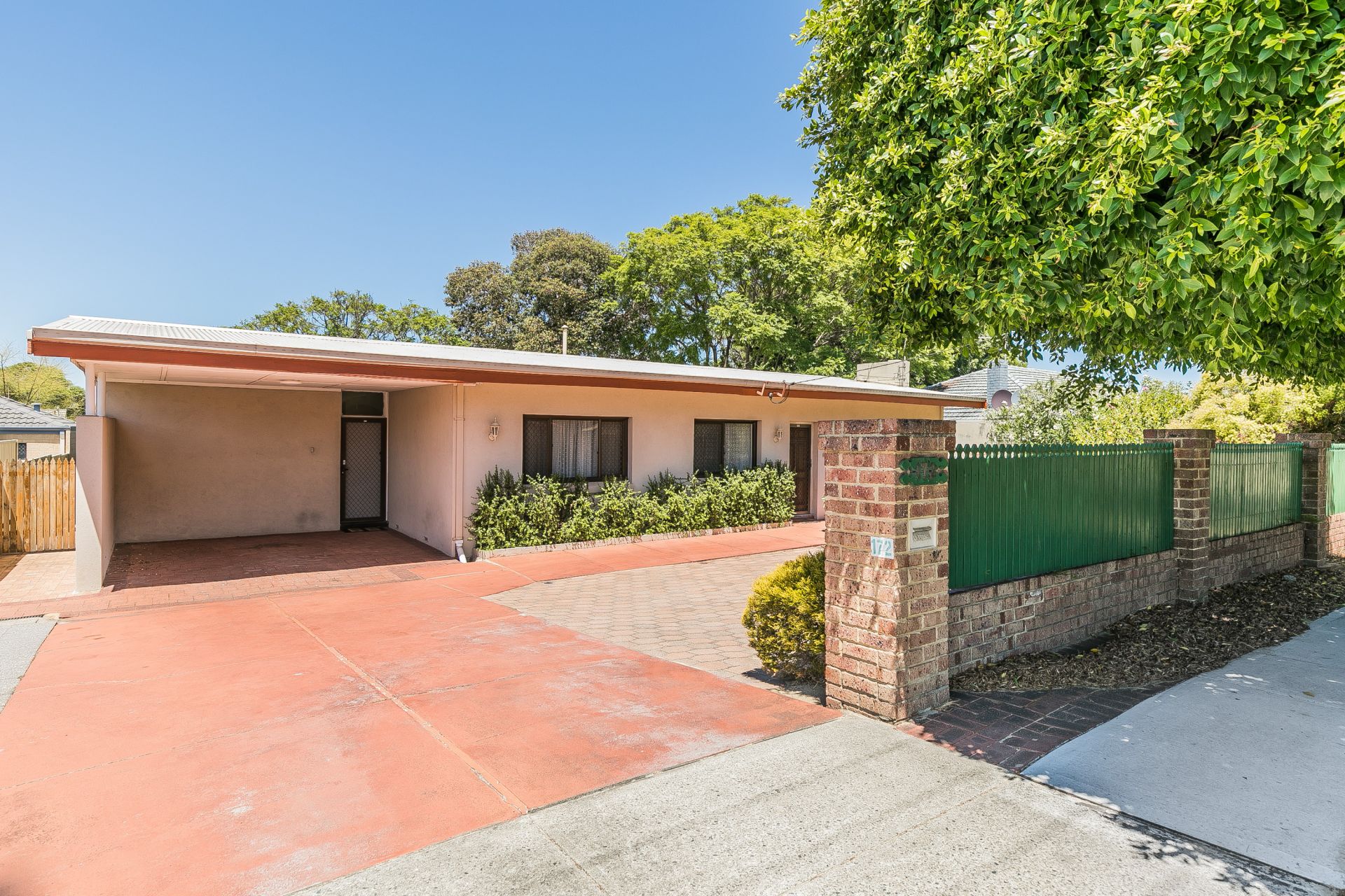 172 Morley Drive Yokine WA, Yokine - Thumbnail 3