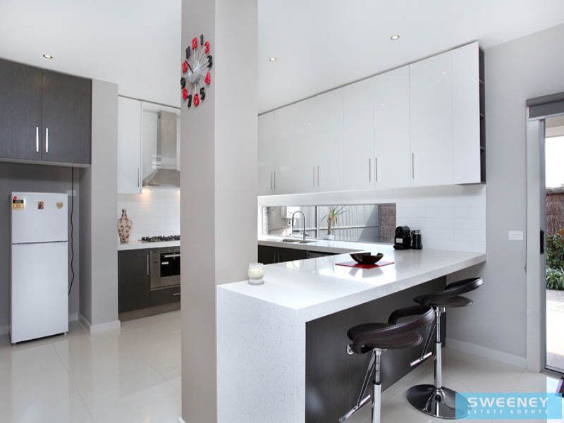 11 Beaconsfield Lane, Caroline Springs - Thumbnail 7