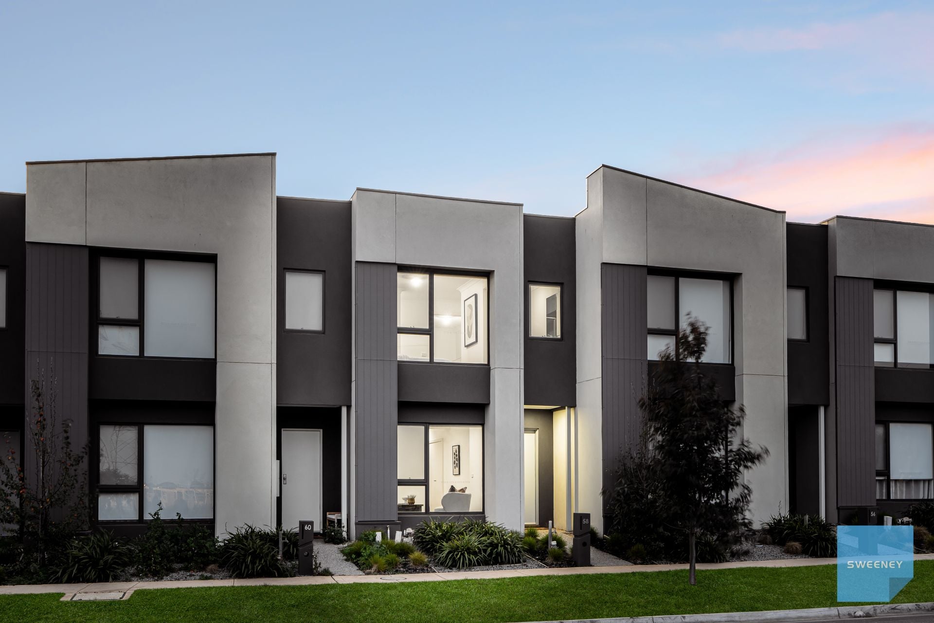 58 Mamic Boulevard, Fraser Rise - Thumbnail 2