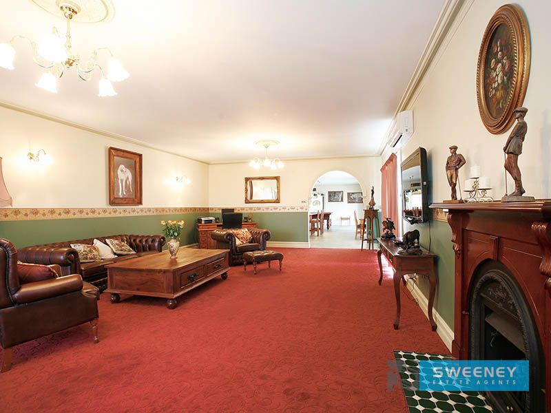 18 Carinza Avenue, Altona Meadows - Thumbnail 5