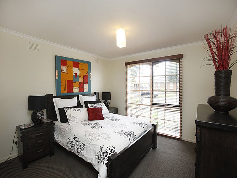 10 Rosebery Street, Altona Meadows - Thumbnail 4