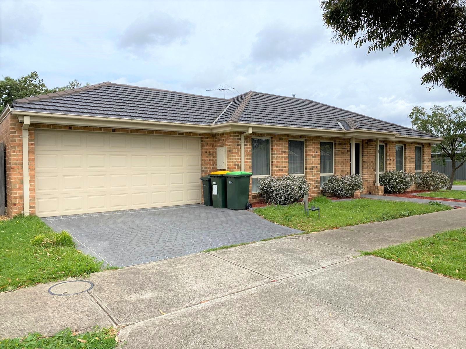 Real Estate For Lease 7 Jindabyne Avenue South Morang , VIC