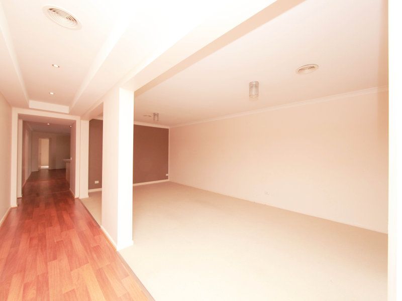 21 Fuschia Grove SOUTH MORANG, South Morang - Thumbnail 5