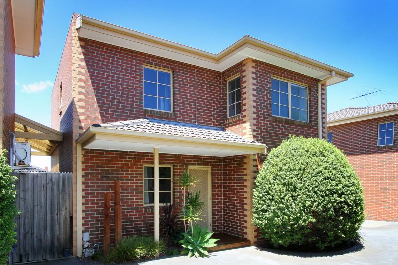 2/15 Furzer Street, Preston
