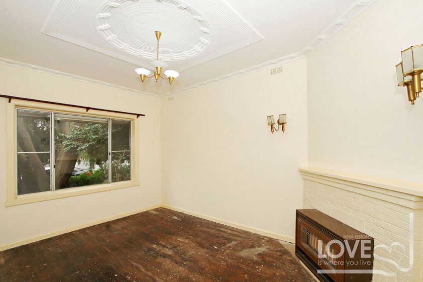 Charming Brunswick Family Home!