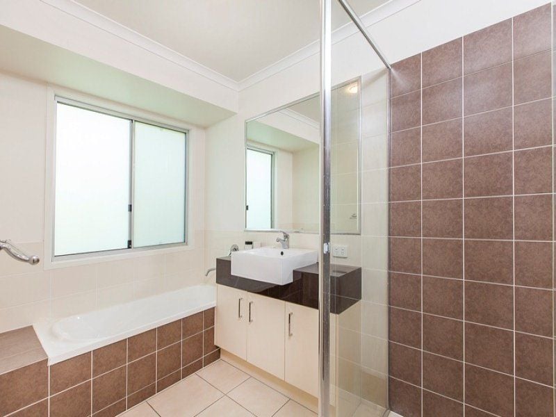 11 Vernon Street NAMBOUR QLD