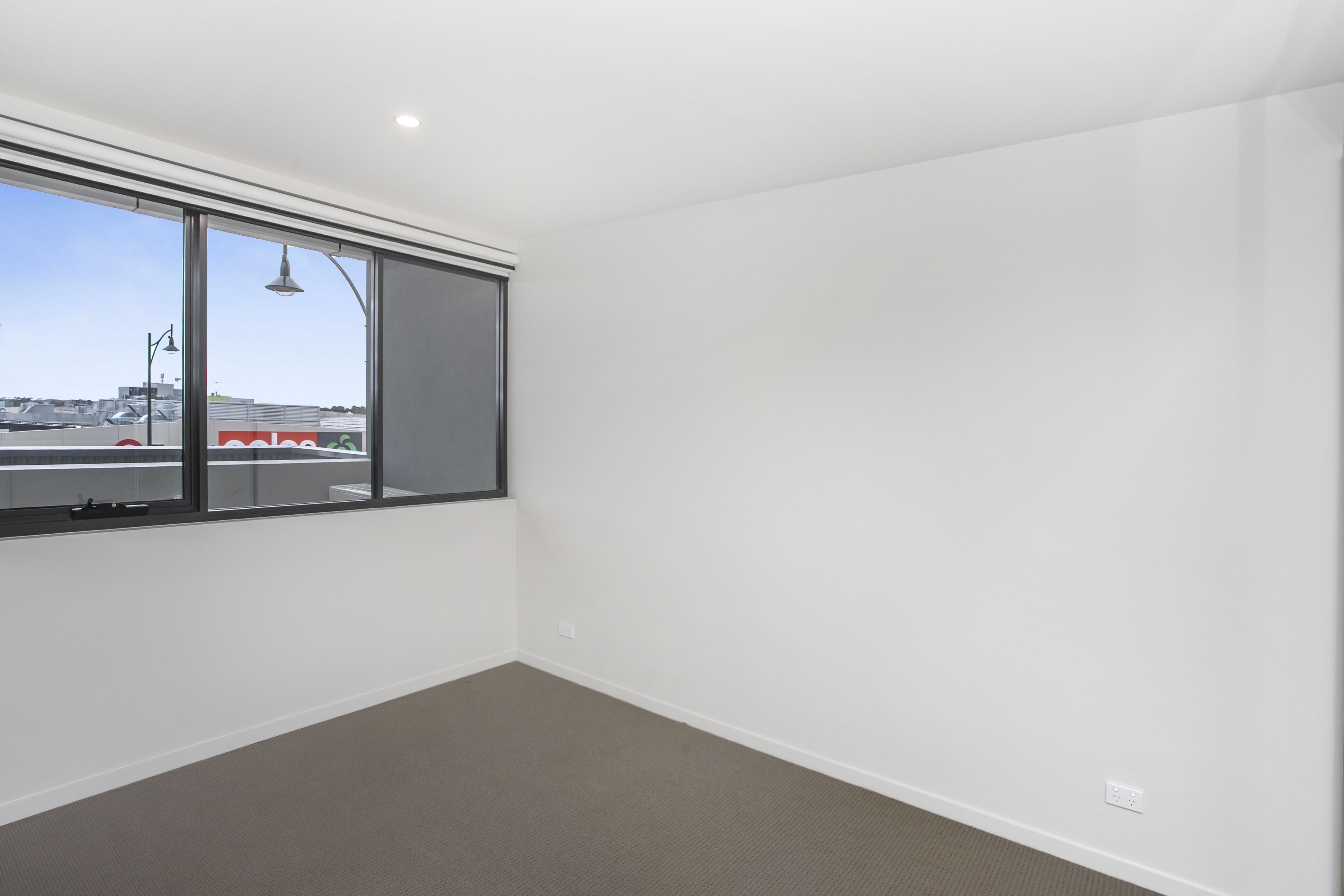207/11 Commercial Road Caroline Springs VIC, Caroline Springs - Thumbnail 7