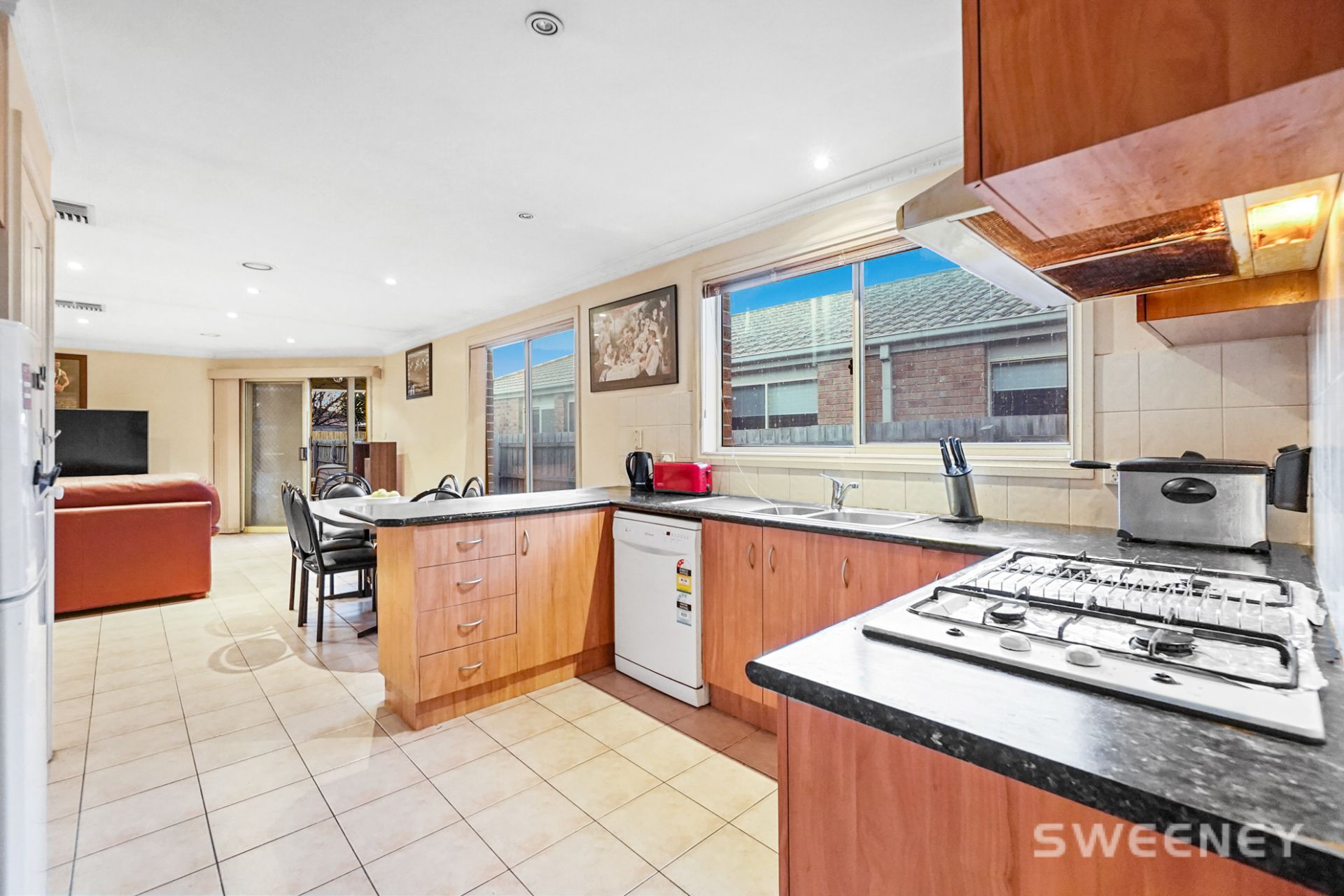 8 McAree Court, Altona Meadows - Thumbnail 4