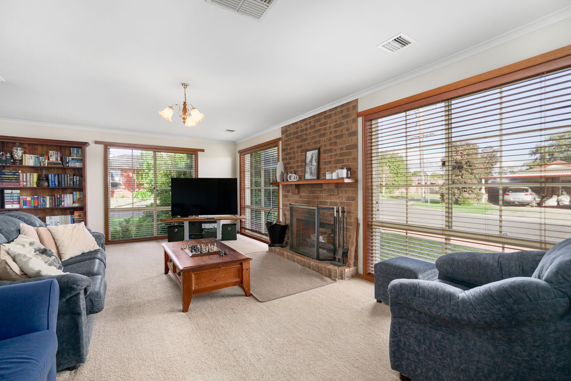 18 Hume Crescent Alfredton VIC, Alfredton - Thumbnail 4
