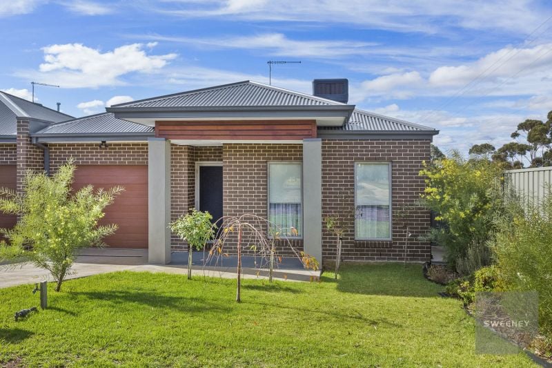 16 Moonglow Crescent, Maddingley - Thumbnail 2