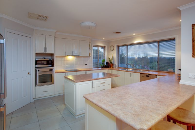 77 Michelle Avenue Lavington NSW, Lavington - Thumbnail 8