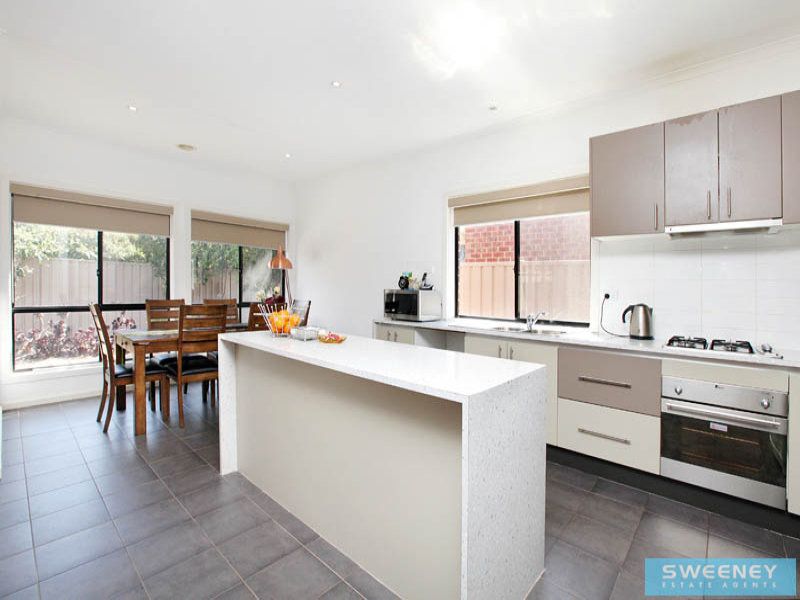 11 Gisborne Way, Caroline Springs - Thumbnail 4