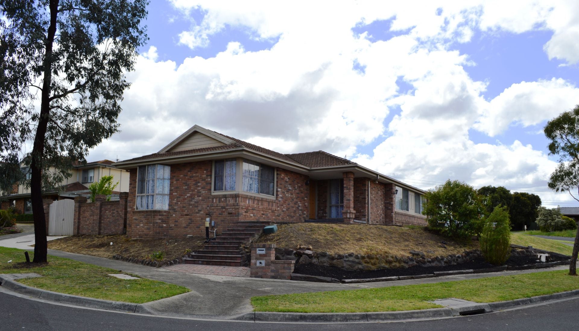 DESIRED MILL PARK LOCATION!   *Insp Thu 23rd Nov @ 4:40pm*