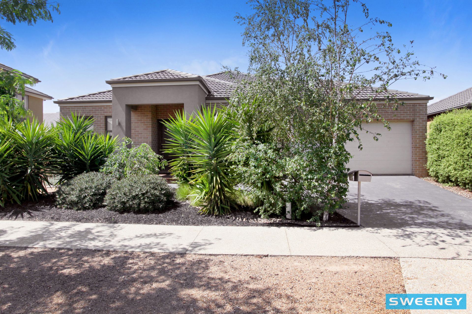 3 Holland Way, Caroline Springs - Thumbnail 2