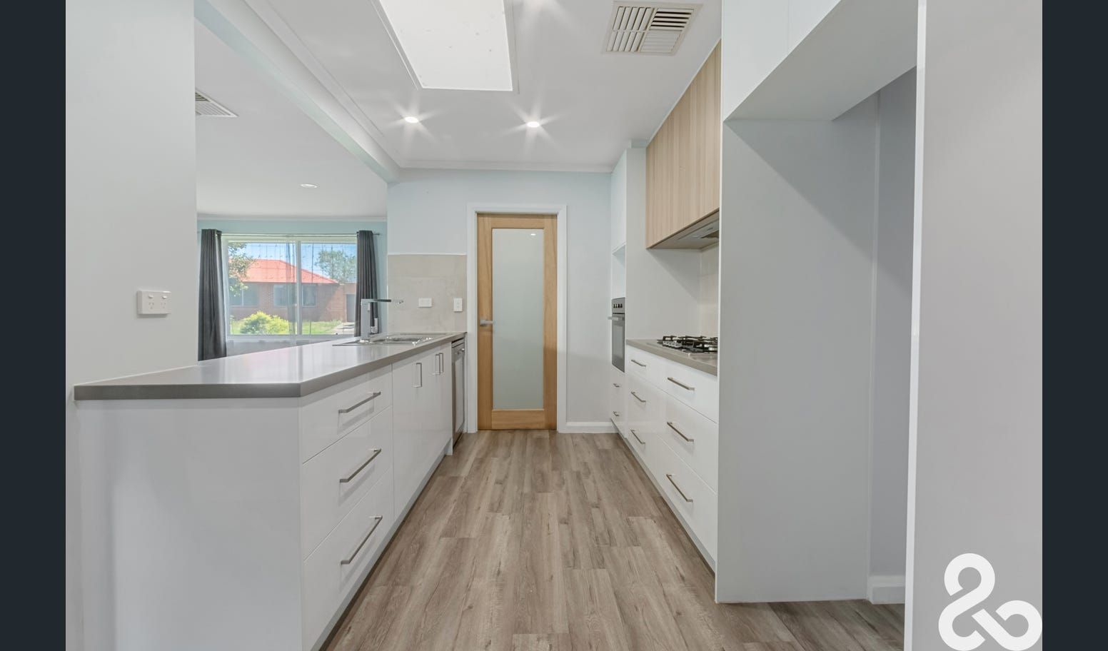 Ideal Family Living in a Prime Location