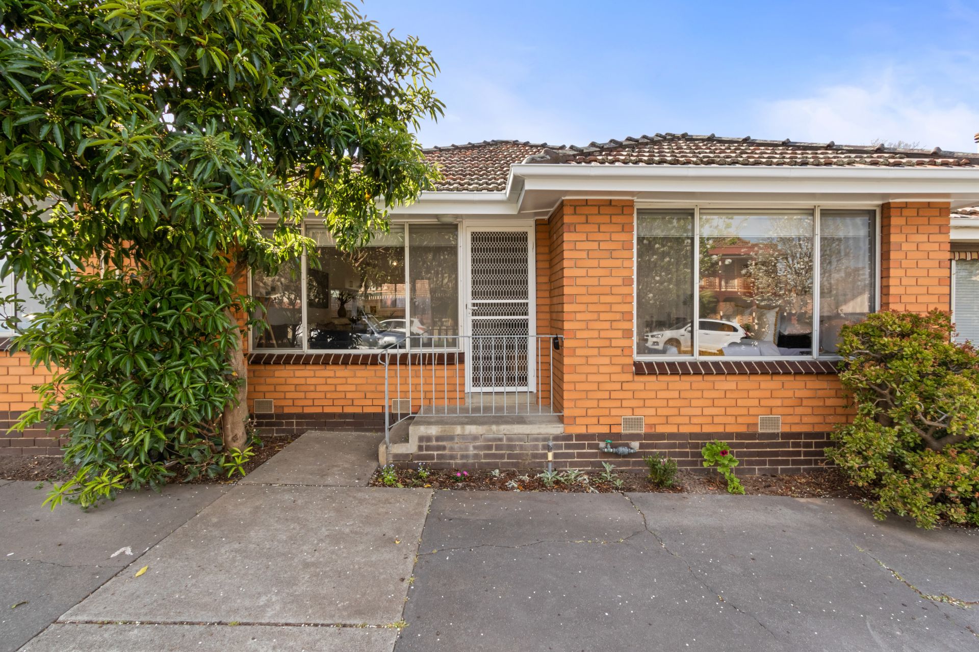 Exceptional Oakhill Opportunity