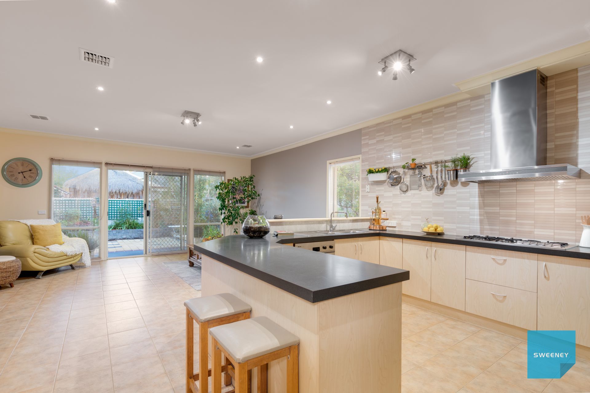 13 Barn Elms Parade, Caroline Springs - Thumbnail 3