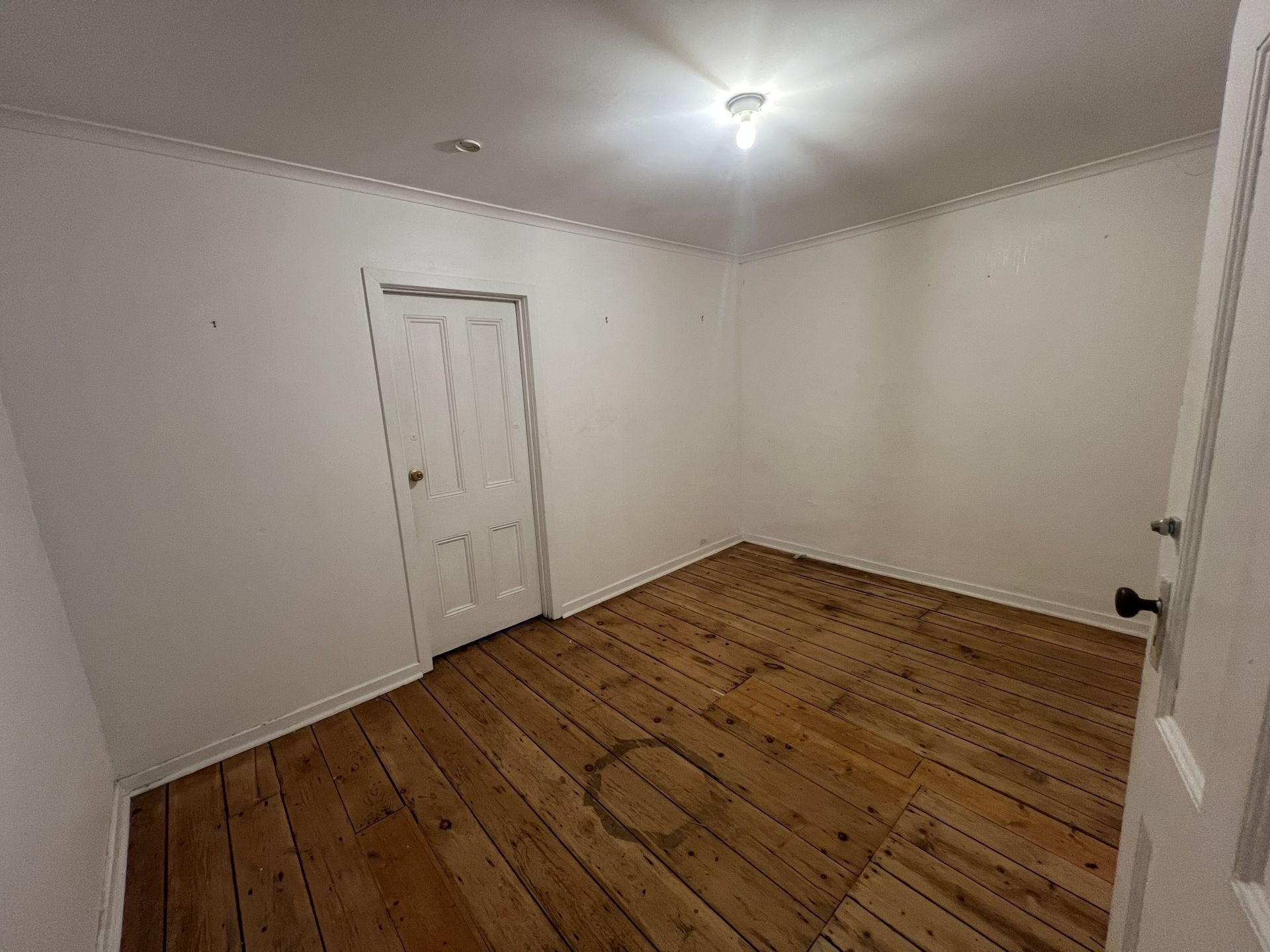 Spacious Upstairs Apartment in the Heart of Fitzroy